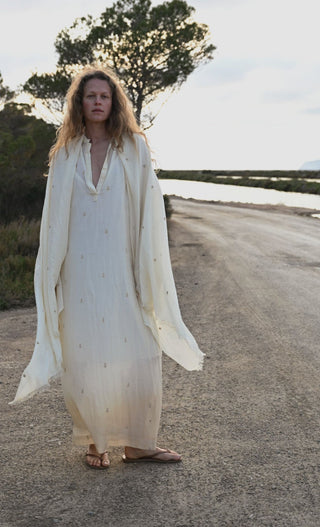 The Elpelut Wrap  • Delicate handcrafted embroidery image 4