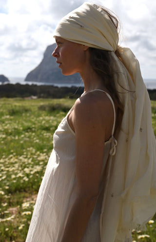 The Elpelut Wrap  • Delicate handcrafted embroidery image 1